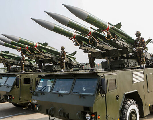 BIRMANIE – DÉFENSE : Les généraux birmans viennent acheter des armes en Thaïlande armes russes Birmanie