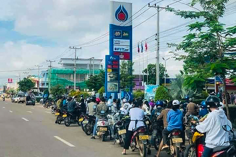 Station essence Laos