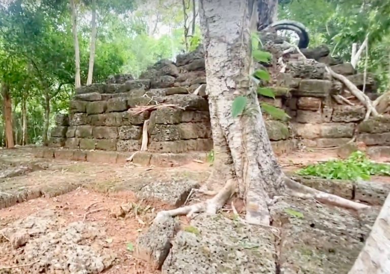 CAMBODGE – TOURISME : Exclusif, retrouvez le temple “sans nom” du complexe d’Angkor, libre de touristes et filmé seulement pour vous !