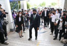 BANGKOK – POLITIQUE : Le nouveau gouverneur de la «cité des anges» sollicite la bénédiction des moines bouddhistes Chadchart