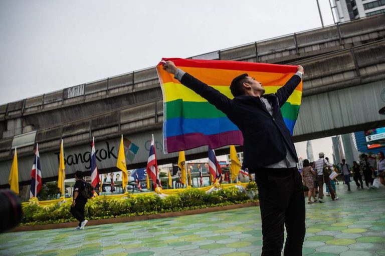 THAÏLANDE – POLITIQUE : Premier pas législatif vers le mariage pour tous