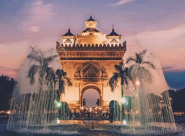 Patuxai Laos