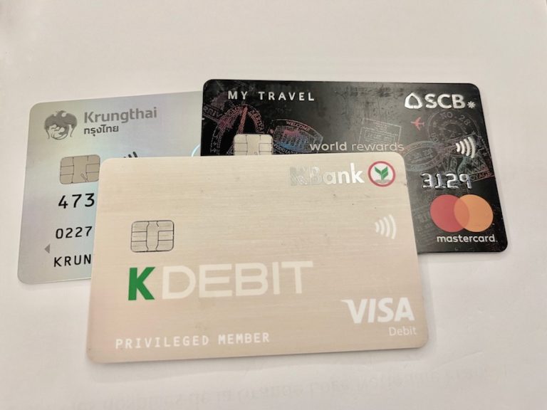 THAÏLANDE – ÉCONOMIE : Les Thaïlandais sont accrocs à leur carte de crédit pour payer presque tout
