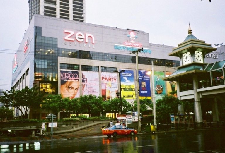 THAÏLANDE – SOCIÉTÉ : Les shoppings malls de Bangkok, instrument de la domination des élites ?