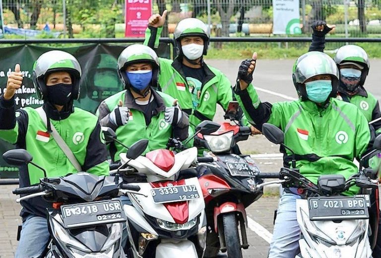 INDONÉSIE – ÉCONOMIE : Les moto-taxis « Gojek », nouveaux héros de la lutte sociale