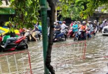 THAÏLANDE – INONDATION : Ça commence : plusieurs quartiers de Bangkok sous l’eau ! Inondation Bangkok
