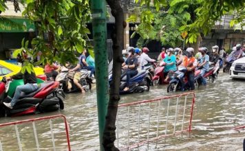 THAÏLANDE – INONDATION : Ça commence : plusieurs quartiers de Bangkok sous l’eau ! Inondation Bangkok