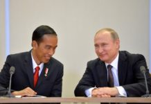 INDONÉSIE – RUSSIE : Jokowi, le président qui croit pouvoir convaincre Poutine Joko Widodo Vladimir Poutine
