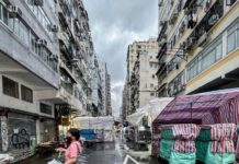 HONG KONG – PANDÉMIE : Moins de quarantaine, mais moral au plus bas sur le territoire Hong Kong rue