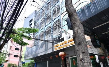 bâtiments Bangkok penchés