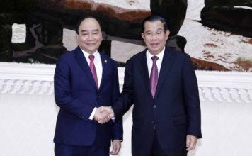 NgNguyen Xuan Phuc Vietnam - Hun Sen Cambodge