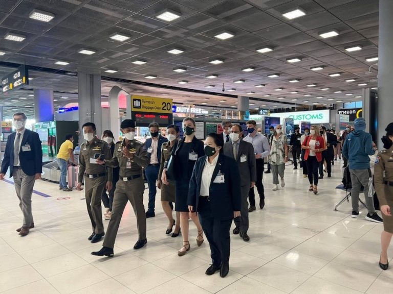 THAÏLANDE – FRANCE : La police touristique thaïlandaise se présente aux Ambassades