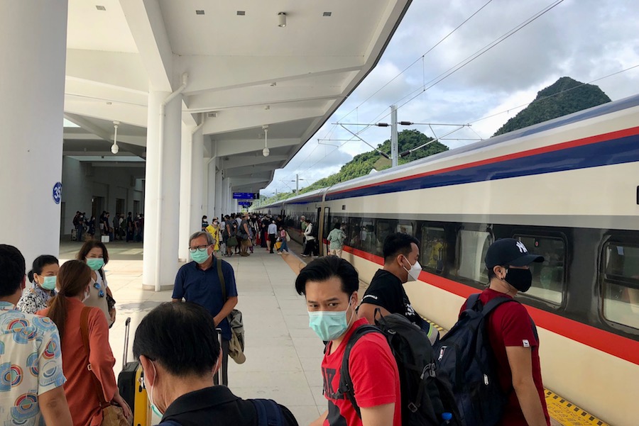 touristes thailandais au laos