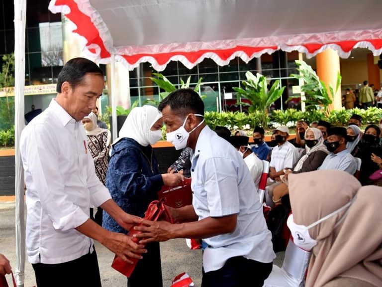 INDONÉSIE – POLITIQUE : Le président indonésien veut la vérité sur la tragédie du stade de Malang
