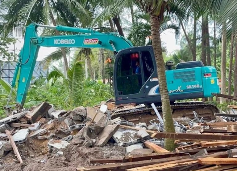PHUKET – TOURISME : Démolition de propriétés sur les plages de Phuket