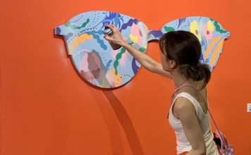 BANGKOK – CULTURE : Pomme Chan, une graphiste à l’honneur à River City Show pendant le vernissage