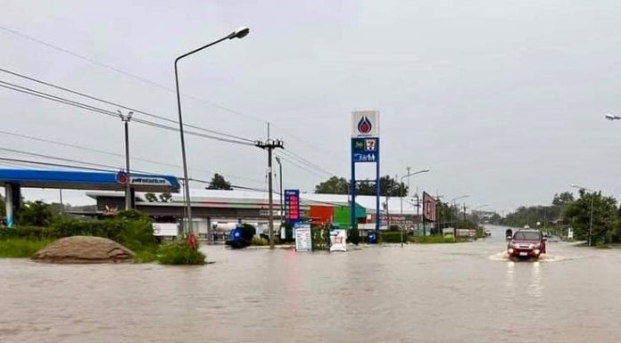 THAÏLANDE – DÉPRESSION : Les inondations ravagent les provinces sur le passage de Noru, les pluies continuent inondations Thaïlande