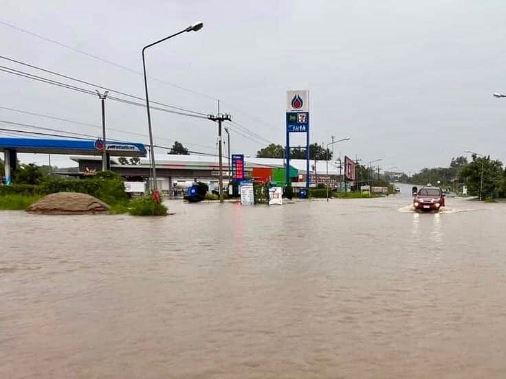 THAÏLANDE – DÉPRESSION : Les inondations ravagent les provinces sur le passage de Noru, les pluies continuent