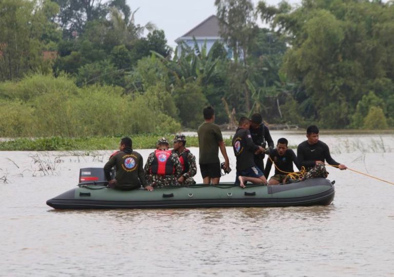 CAMBODGE – DRAME : Des recherches désespérées après la catastrophe du ferry de Kandal