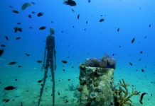 THAÏLANDE – CULTURE : L’artiste française Val toujours exposée…sous la mer ocean utopia Thaïlande