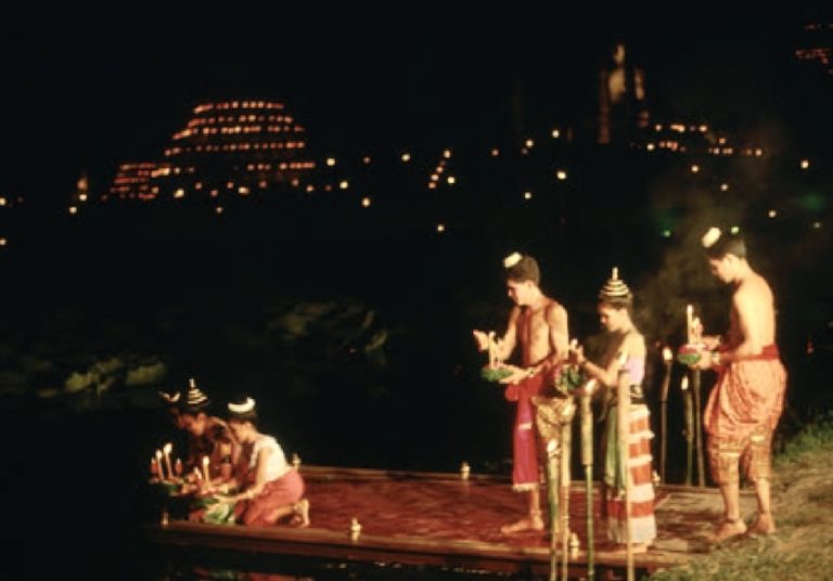 THAÏLANDE – CHRONIQUE :  Loy Kratong, phénomène de la vie