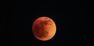 Lune rouge Thailande