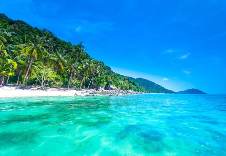 THAÏLANDE – TOURISME : Le premier navire de croisière européen depuis 3 ans arrive à Koh Samui