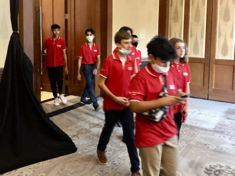 THAÏLANDE – FRANCE : Au lycée français de Bangkok, Emmanuel Macron parle football