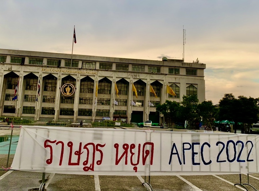 manifestants anti apec 2022 et gouvernement