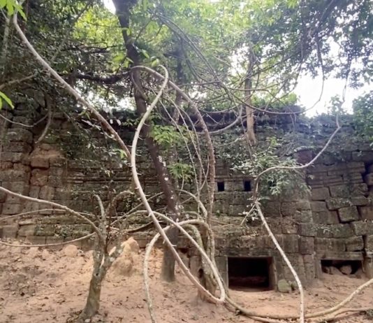 CAMBODGE – TOURISME : Au Temple de Kor Pong Ro, avec notre «Indiana Jones» Paolo Temple Kor Pong Ro Cambodge
