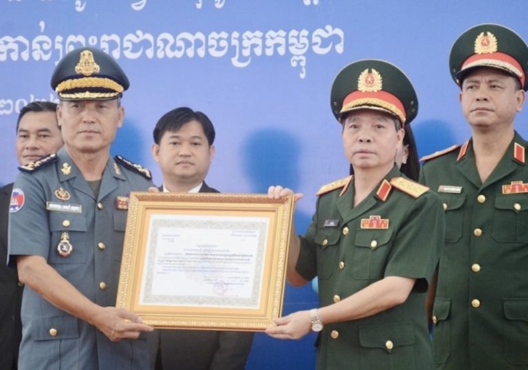 VIETNAM – CAMBODGE : Le Vietnam rend les dépouilles de 49 soldats cambodgiens