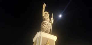 Chao Anouvong Parc statue