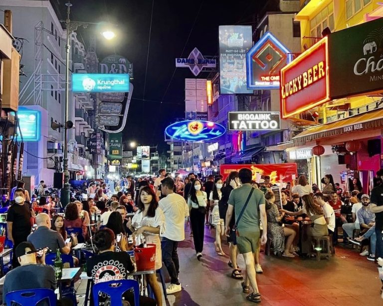 THAÏLANDE – TOURISME : Khao San Road se prépare à des célébrations du Nouvel An en sourdine