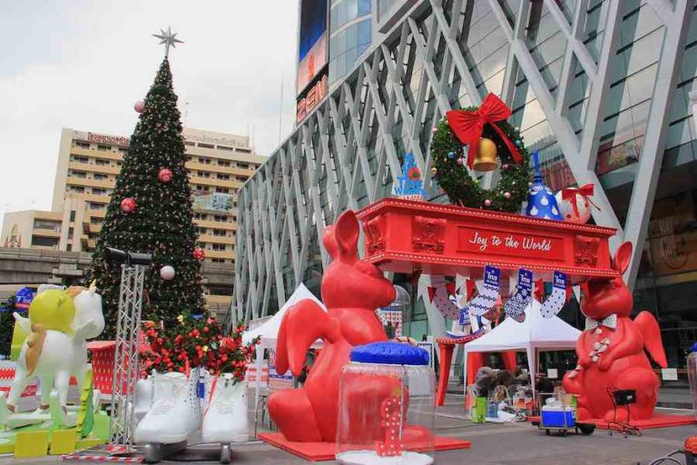 THAÏLANDE – TRADITIONS : Vous aimez le Noël «sabai-sabai» «Made in Thailand» ?