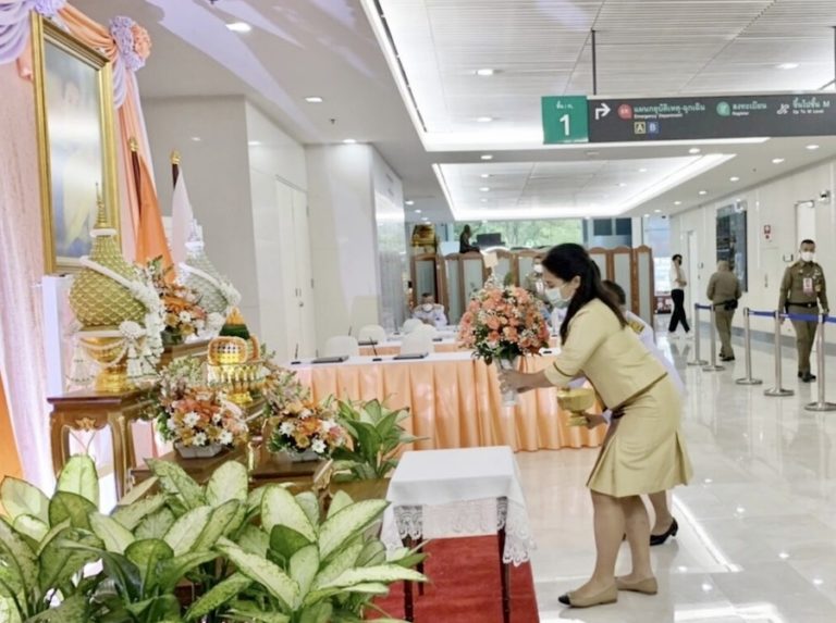 THAÏLANDE – SOCIÉTÉ : Prières pour le rétablissement de la princesse Bajrakitiyabha