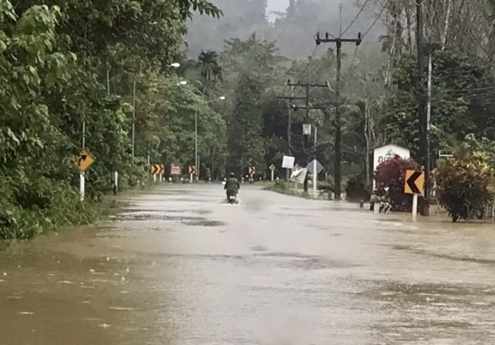 THAÏLANDE – CATASTROPHE : Les inondations touchent 64 400 foyers dans le sud du pays