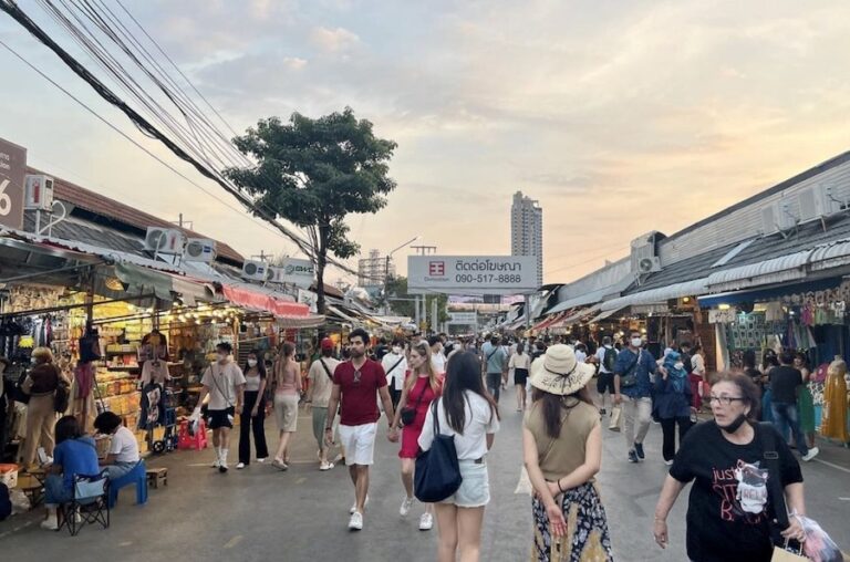 THAÏLANDE – TOURISME : A Bangkok, le grand retour du marché de Chatuchak