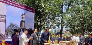 cérémonie pose première pierre O Becht Cambodge