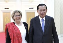 CAMBODGE – DIPLOMATIE : Phnom Penh réitère son attachement au droit international Hun Sen - Gabriele Katzamarek