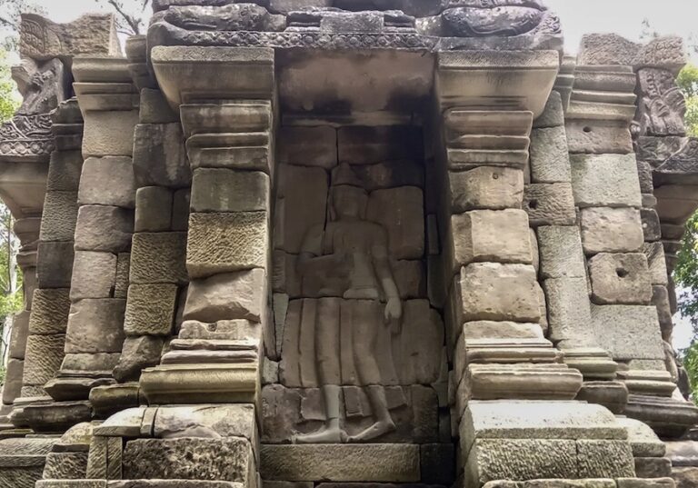 CAMBODGE – TOURISME : Au Temple de West Prasat Top, avec notre « Indiana Jones » Paolo