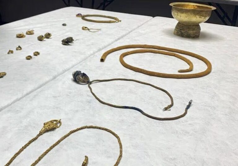 CAMBODGE – FRANCE : Courrier International alerte sur les restitutions d’objets d’art