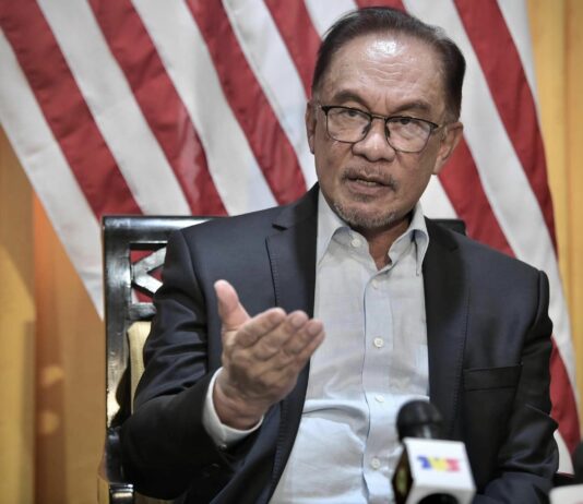 Anwar Ibrahim premier ministre Malaisie
