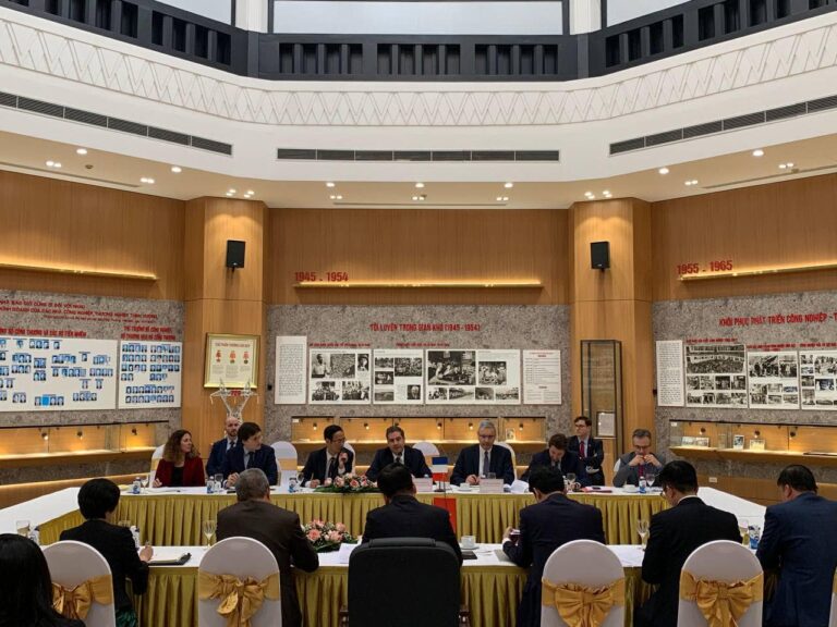 VIETNAM – FRANCE : Le ministre Olivier Becht présent au Forum Asie des conseillers du commerce extérieur