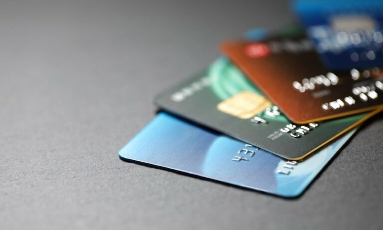 INDONÉSIE – ÉCONOMIE : Remue-ménage dans les cartes de crédit pour éviter les sanctions