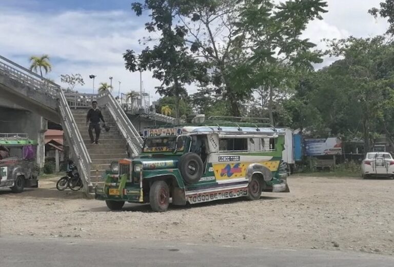 PHILIPPINES – SOCIÉTÉ : Vers la fin des fameux jeepneys philippins ?