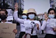 manifestants junte Birmanie