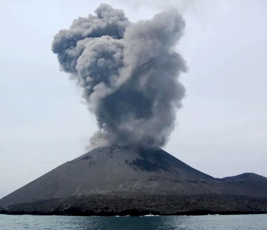 volcan Anak Krakatoa