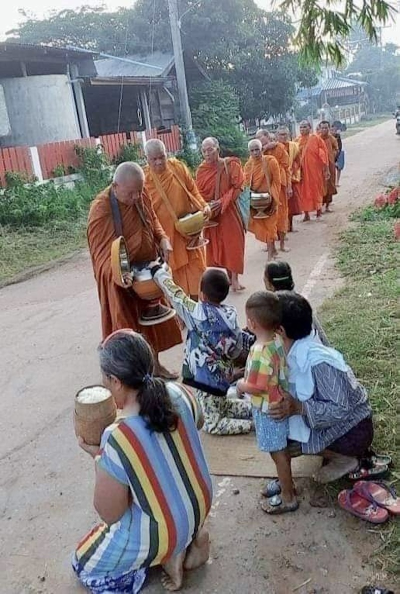 moines bouddhistes