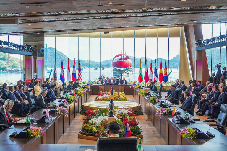 ASEAN – BIRMANIE : Les violences de l’armée birmane dénoncées par les dirigeants asiatiques