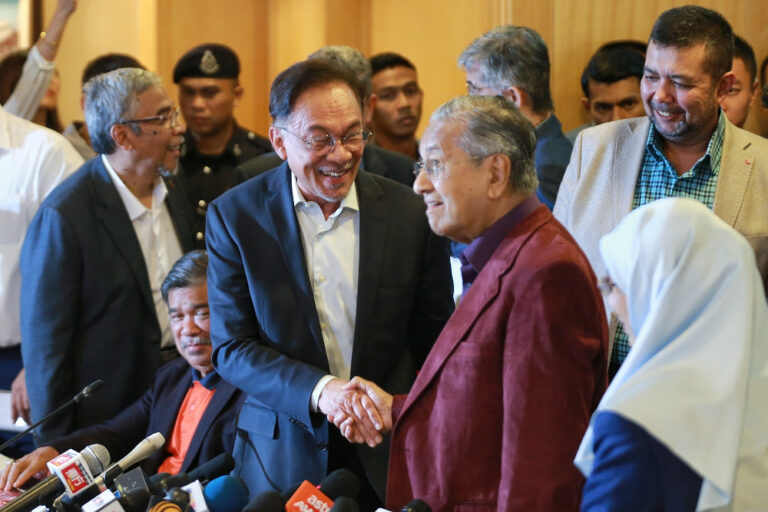 MALAISIE – HISTOIRE : Mahathir, Anwar : un incontournable duo